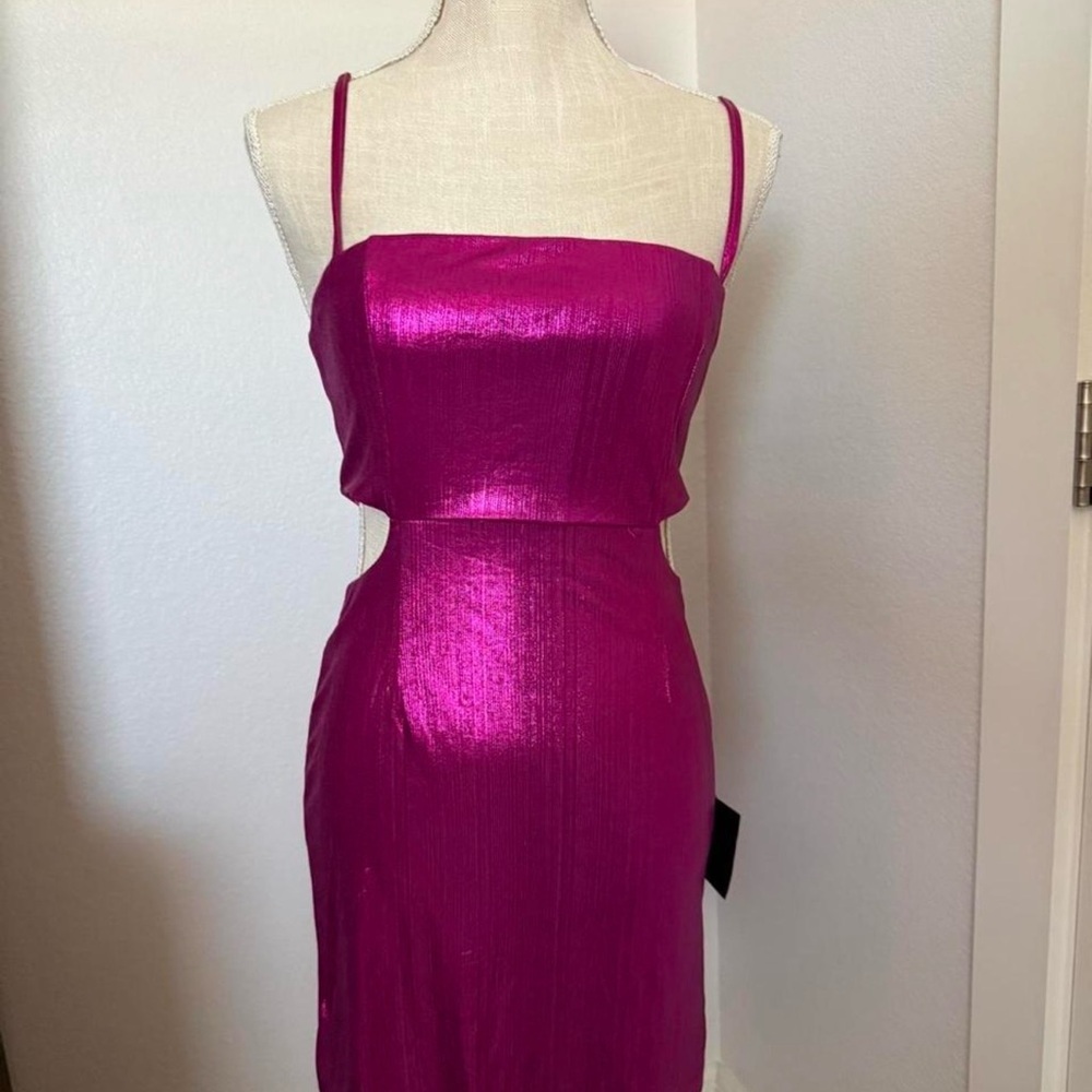 Lulus Stay Sassy Metallic Magenta Cutout Bodycon Mini Dress Small NWT fuchsia - Picture 3 of 7